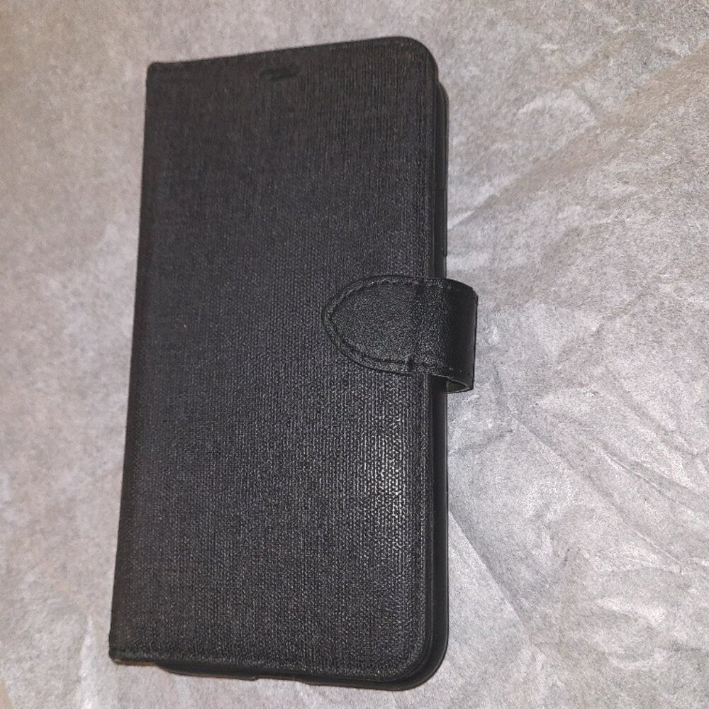 Blu Element 2 in 1 Folio Case Black/Gray for iPhone 11/XR Cases